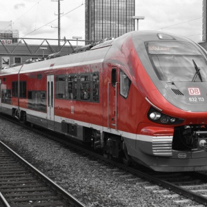train4590355_1920.jpg